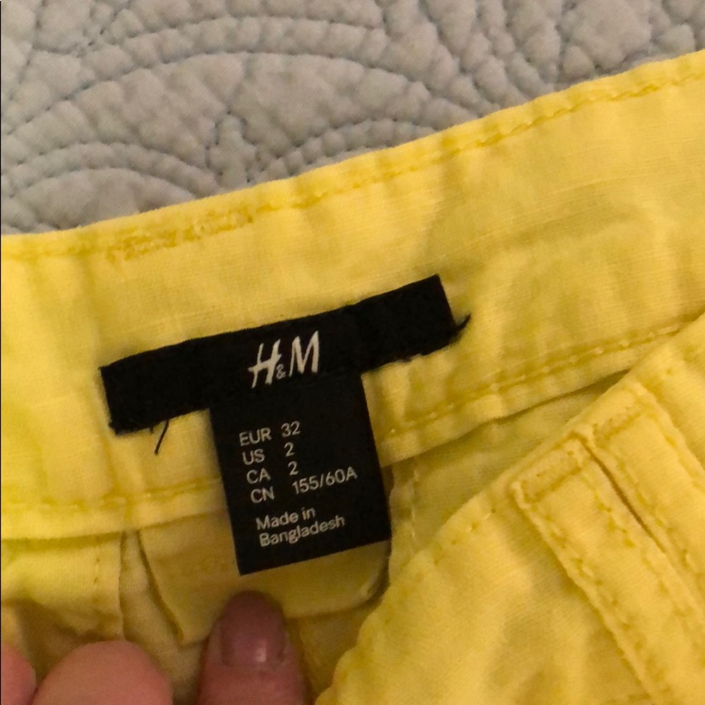 ⭐️⭐️H&M Short⭐️⭐️ - Picture 3 of 3